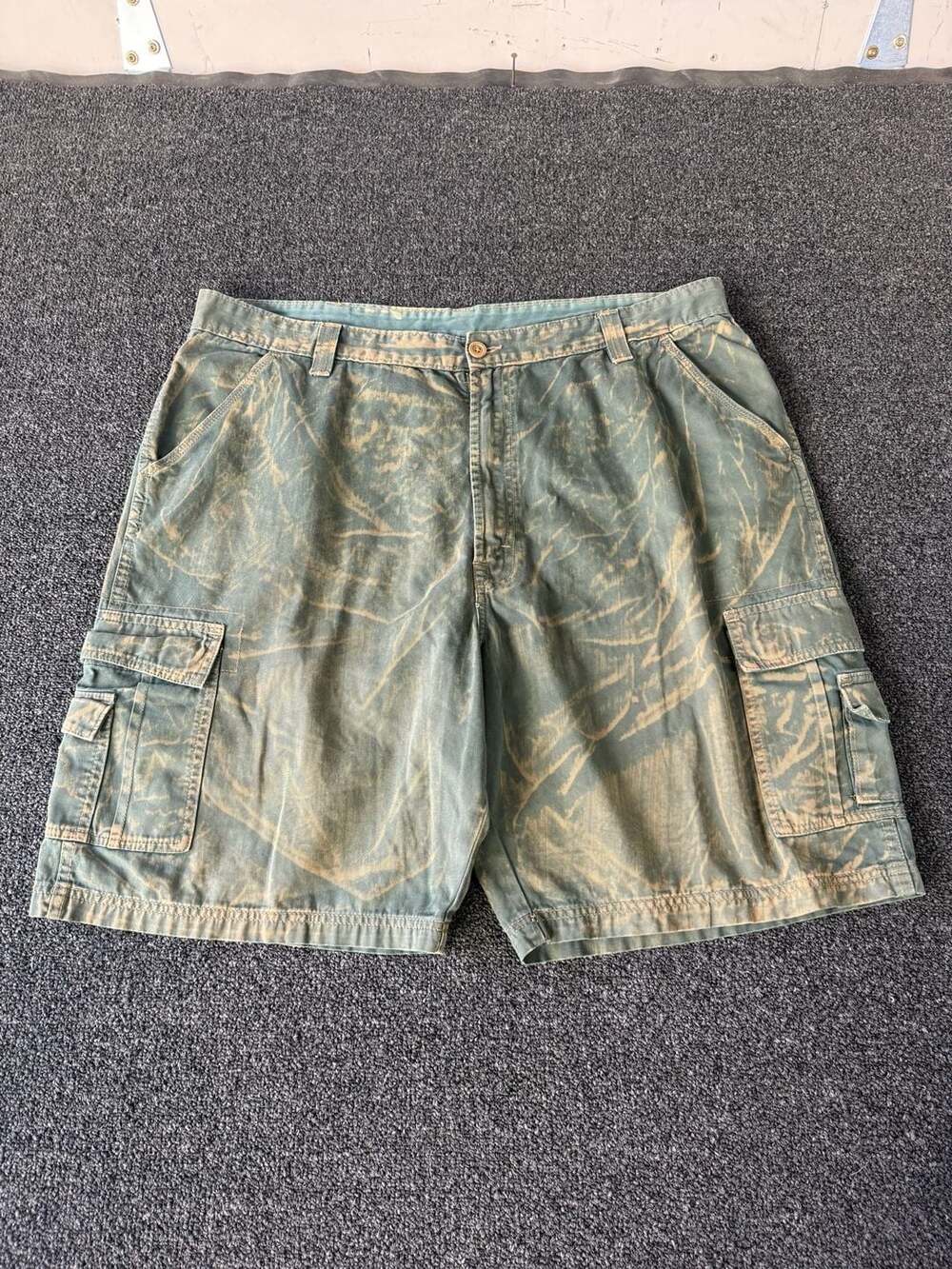 Y2K Azur Vintage Acid Wash Cargo Shorts Size 40